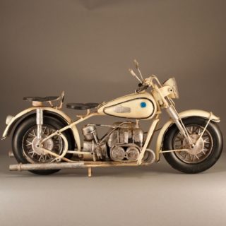 Alternative view of 白摩托 （无原外盒）