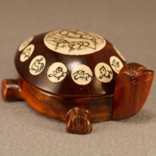 Alternative view of 乌龟指南针(无原外盒)