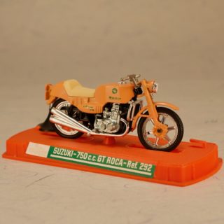 Alternative view of 西班牙 Guiloy公司 Suzuki 750 c.c. GT ROCA Ref 292