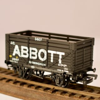 Alternative view of 百慕大群岛 Bachmann公司FLOCKTON COAL WAKEFIELD 9 PLANK COKE WAGON