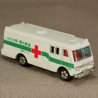 Alternative view of TOMICA公司 ISUZU 献血車
