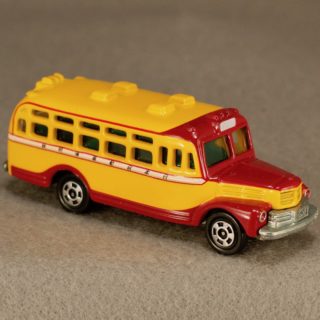 Alternative view of TOMICA公司 ISUZU  大篷车BUS  BX 日本汽车博物館