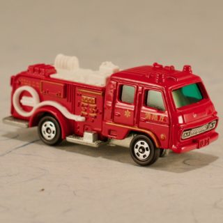 Alternative view of TOMICA公司 NISSAN  柴油水泵 消防車