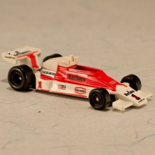 Alternative view of TOMICA公司 Ｆ39 McLaren M26 ford