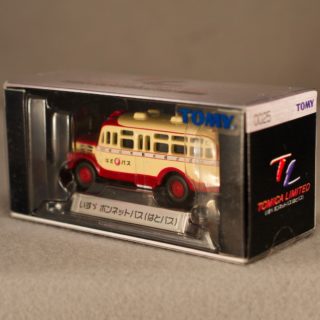 Alternative view of TOMICA公司 ISUZU 大篷车BUS  (白鸽大巴 )