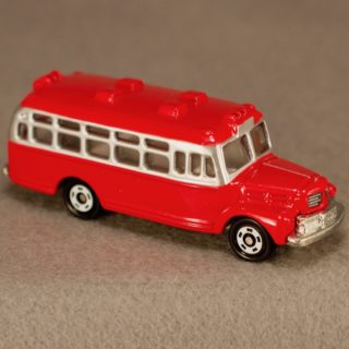 Alternative view of TOMICA公司 ISUZU 大篷车BUS  TOMICA公司 抽签4号