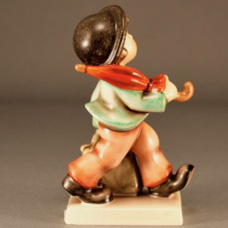 Alternative view of 德国 Goebel公司 Merry Wanderer