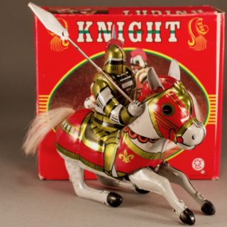 Alternative view of 騎士 knight wind-up toy 发条驱动