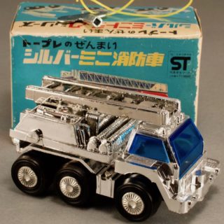 Alternative view of TPS公司 银色小型消防車 发条驱动