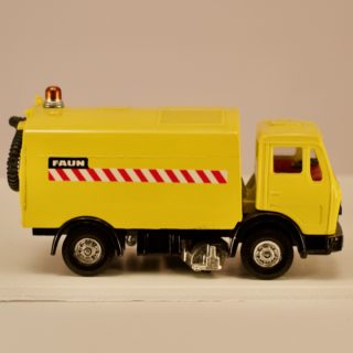Corgi公司 垃圾清掃車 FAUN AK435 ROAD SWEEPER(无原外盒)