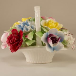 Alternative view of 英国 Royal Doulton公司 陶器摆饰(无原外盒)