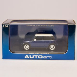 Alternative view of AutoArt  MINI COOPER库珀