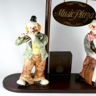 Alternative view of 演奏家Pierrot  Music Plaze 带八音盒