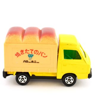 Alternative view of 日本Tomica SUBARU SAMBAR 新鲜出炉的面包