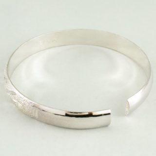 Alternative view of 中国千足银手镯