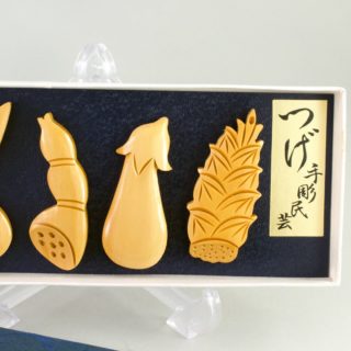 Alternative view of 手刻黄杨木筷架