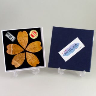 Alternative view of 屋久島杉 手刻樱花筷架