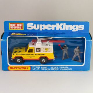 Alternative view of 英国matchbox   new Super Kings AIRPORT FIRE TENDER K-75 1978