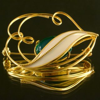 Alternative view of 日本福井県特産 若狭玛瑙胸针